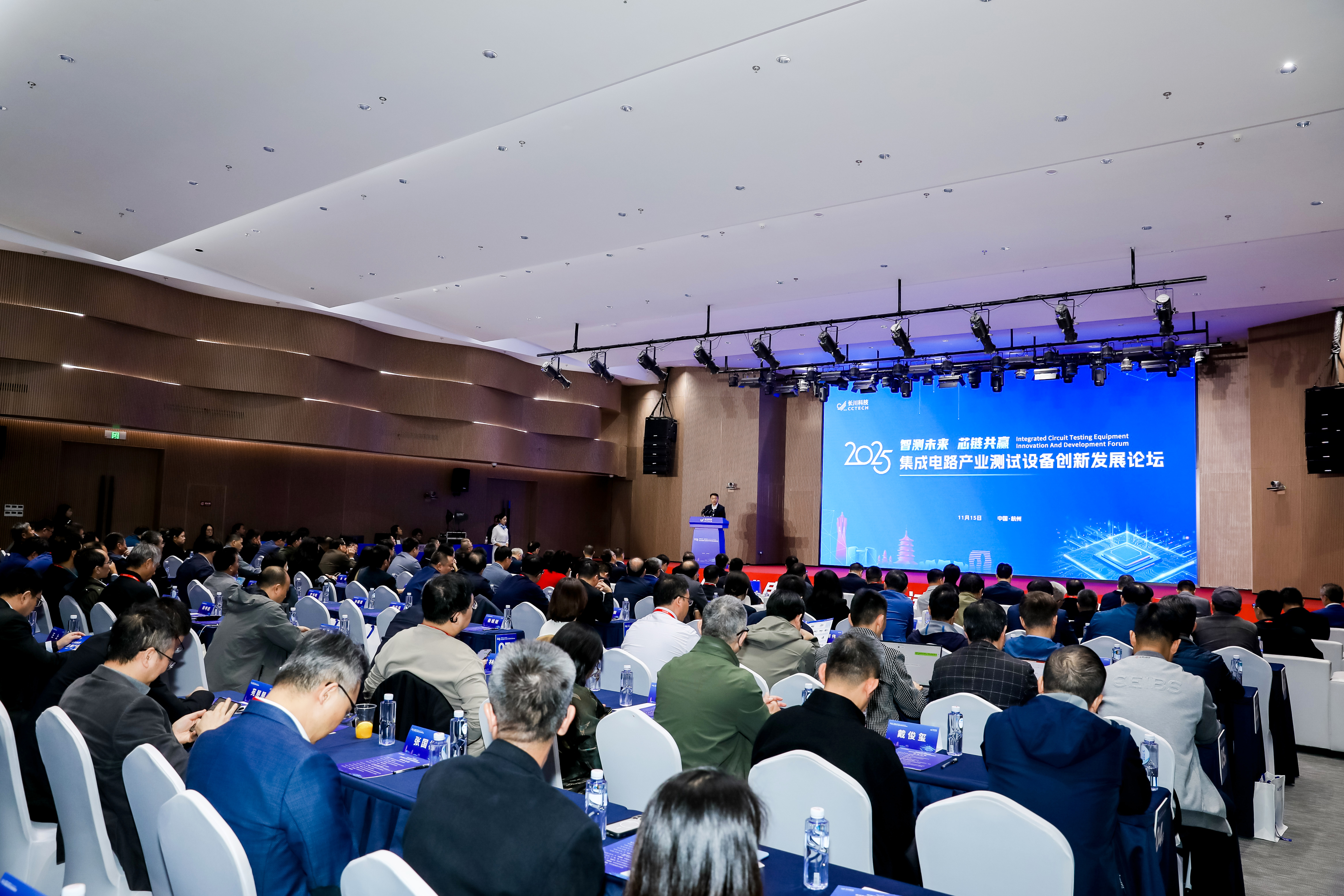 亚洲精品国偷拍自产在线麻豆